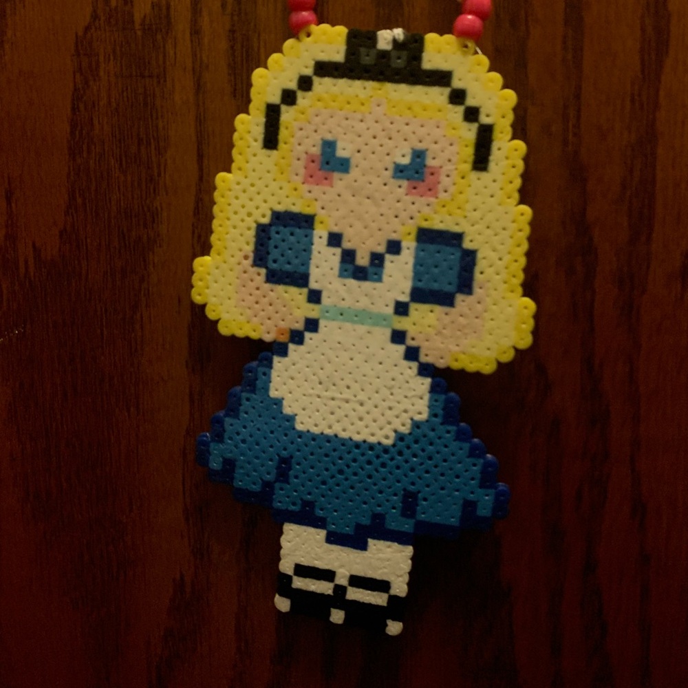 Alice in wonderland Kandi necklace 👧🌳🐇🎩🎂🧁☕️🫖🦋🌷🌹🌸👑🃏♥️♣️